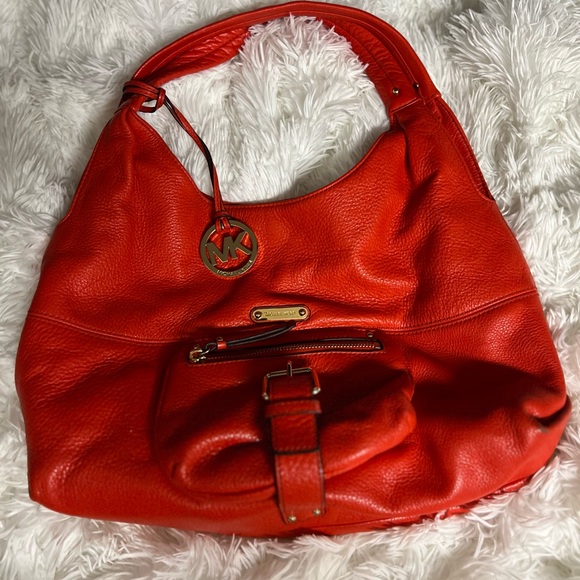 Michael Kors Red Hobo Bag with Glossy Finish - Picture 2 of 13